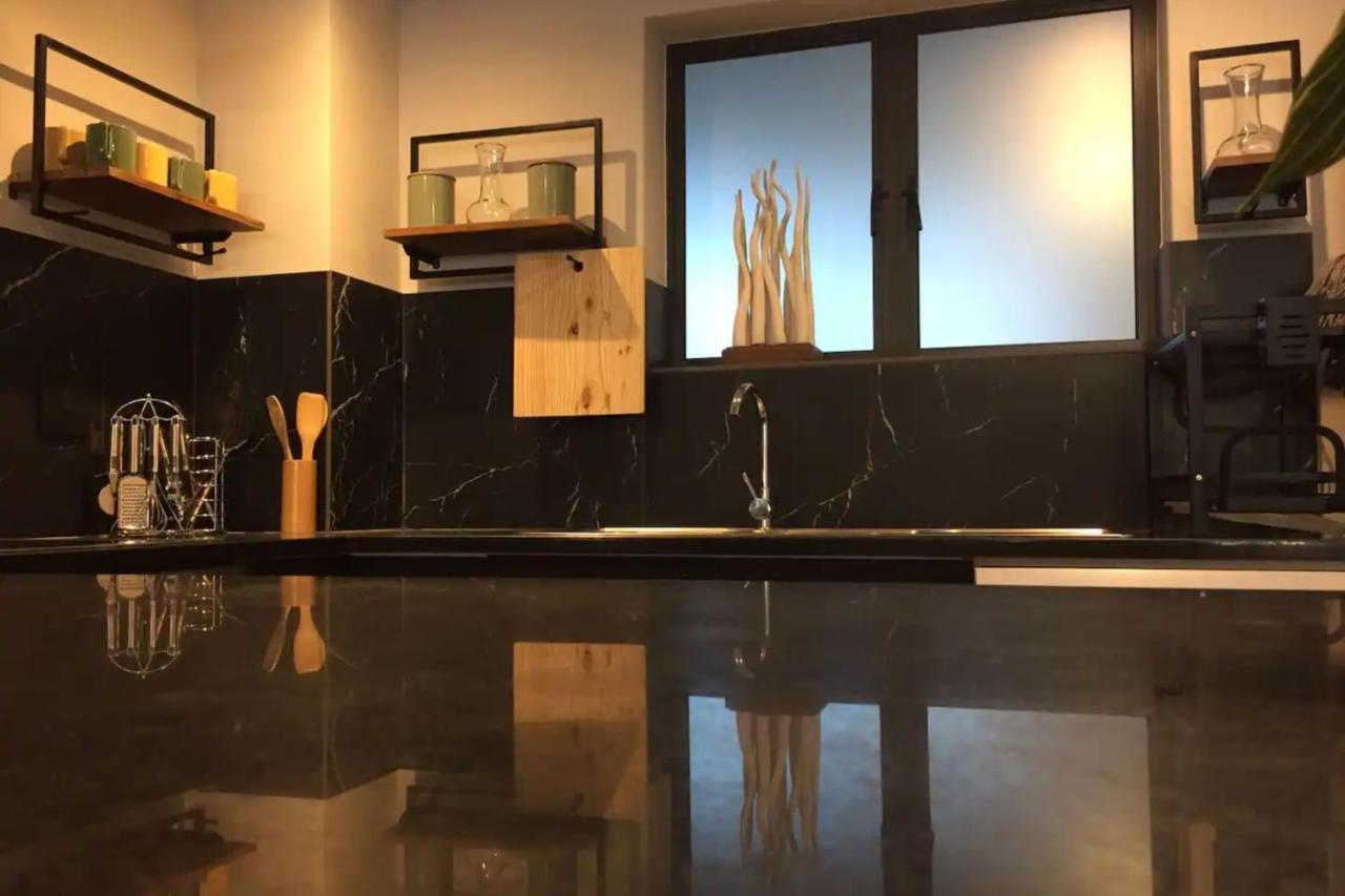 Stylish 2 Bedroom In With Stunning Views *