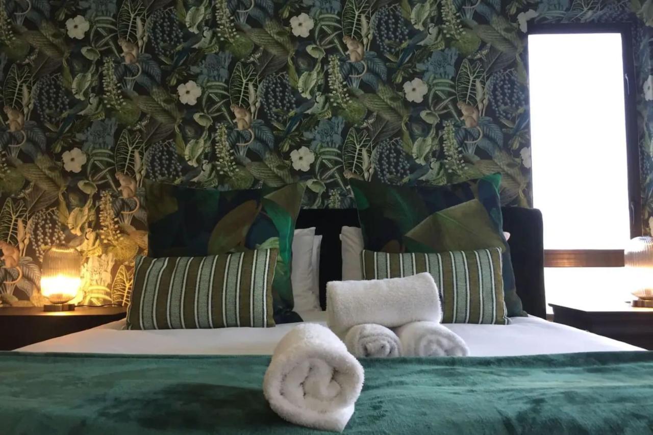 Apartment Stylish 2 Bedroom In With Stunning Views