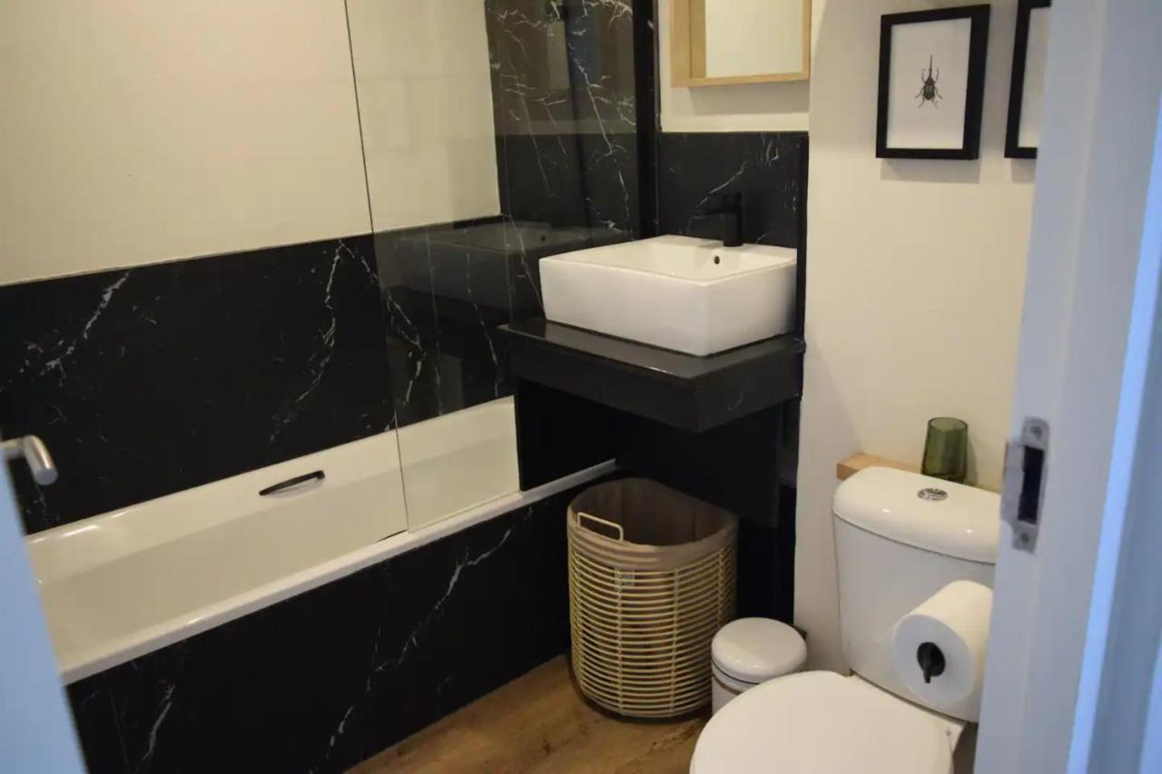 Stylish 2 Bedroom In With Stunning Views Cape Town